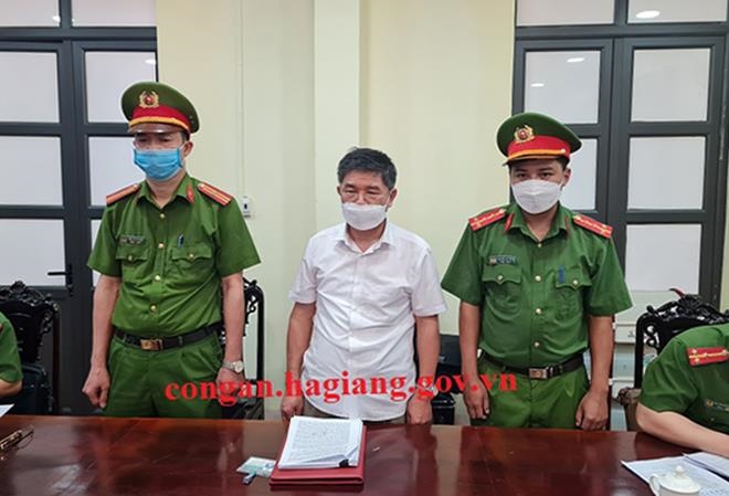 Bắt tạm giam Phó Giám đốc Sở Tài Nguyên và Môi trường tỉnh Hà Giang